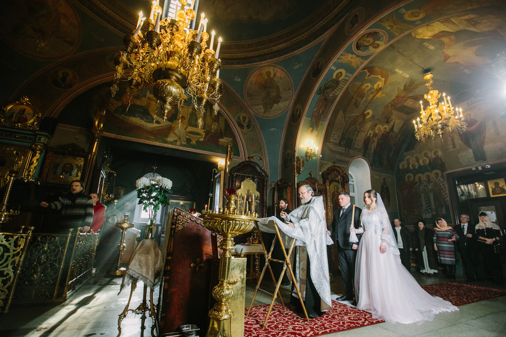 Венчание в Храме иконы Божией Матери «Знамение» в Аксиньино